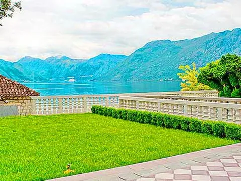 Sale, house, 1500m², Dobrota, Kotor - image 5