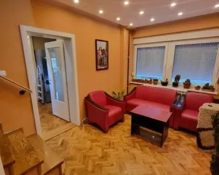 Izdavanje, kuća, 160m², Sremska Kamenica, Petrovaradin - image 7