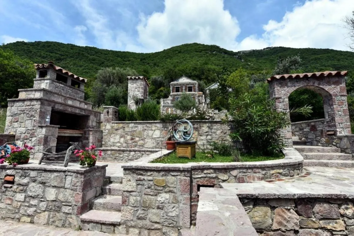 Rent, house, 120m², Gornja Lastva, Tivat