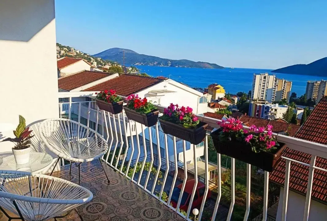 Sale, two bedroom apartment, 70m², Igalo, Herceg Novi