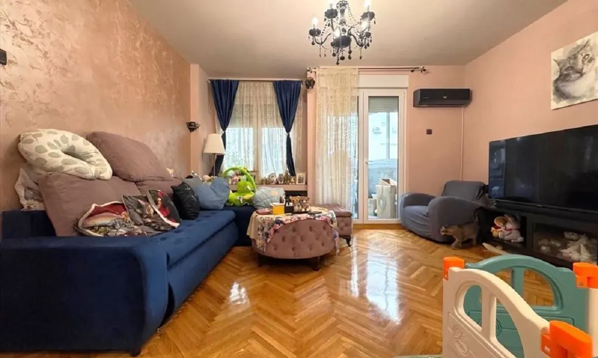 Prodaja, trosoban stan, 84m², Kalenić Pijaca, Vračar Sve Podlokacije