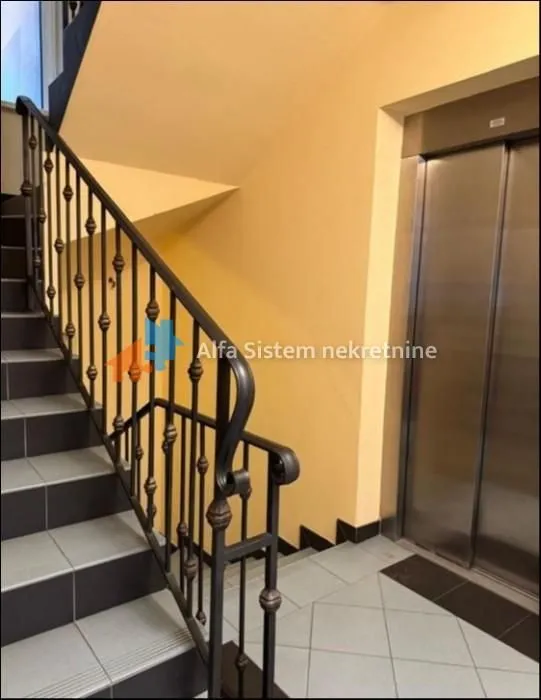 Izdavanje, trosoban stan, 90m², Crveni Krst, Beograd