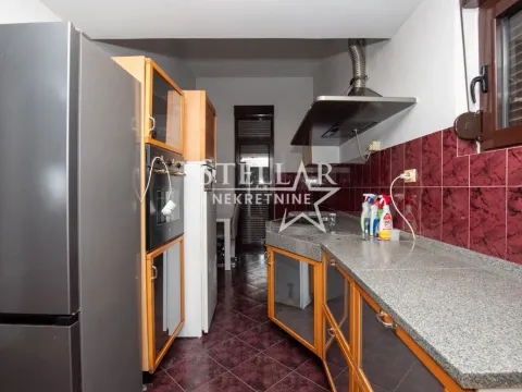 Izdavanje, kuća, 320m², Gorica C, Podgorica - image 9