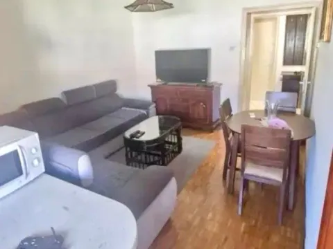 Izdavanje, dvosoban stan, 80m², Centar, Podgorica - image 3