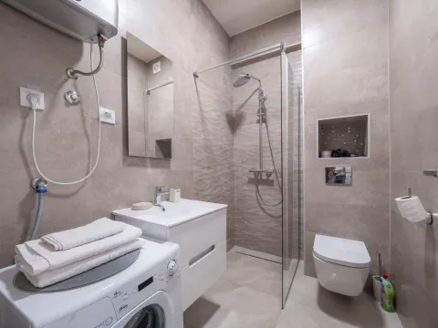 Rent, studio apartment, 25m², Bečići, Budva - image 8