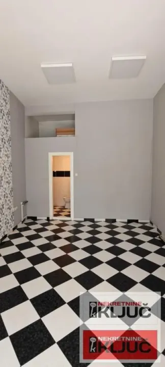 Rent, office space, 22m², Bulevar Oslobodjenja, Novi Sad Sve Podlokacije