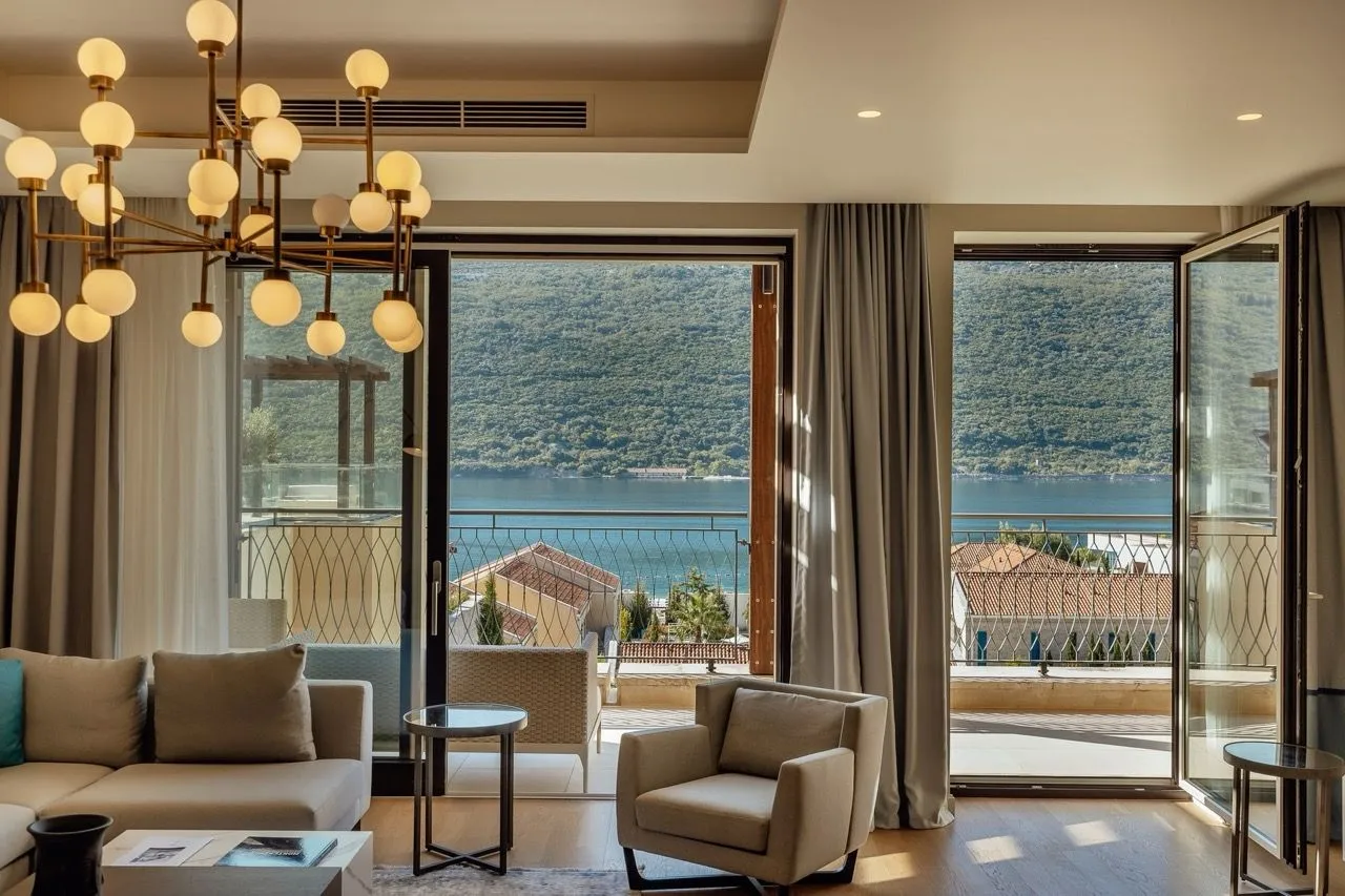 Prodaja, trosoban stan, 290m², Kumbor, Herceg Novi