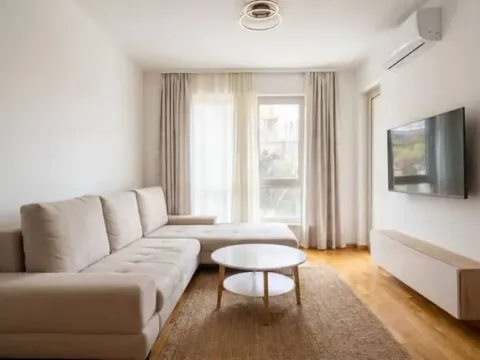 Prodaja, jednosoban stan, 43m², Bečići, Budva - image 1