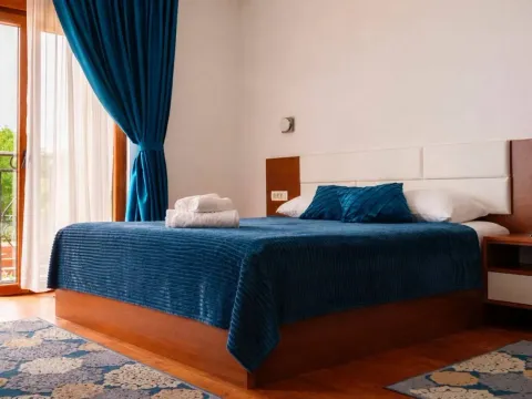 Rent, four bedroom apartment, 240m², Krimovica, Kotor - image 7