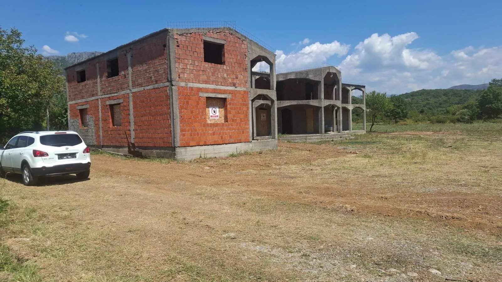 Prodaja, kuća, 526m², Pričelje, Podgorica
