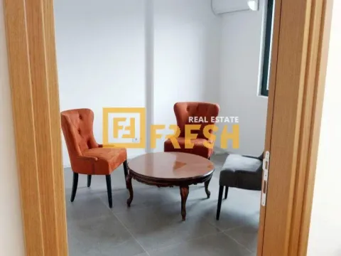 Izdavanje, poslovni prostor, 120m², Centar, Podgorica - image 4