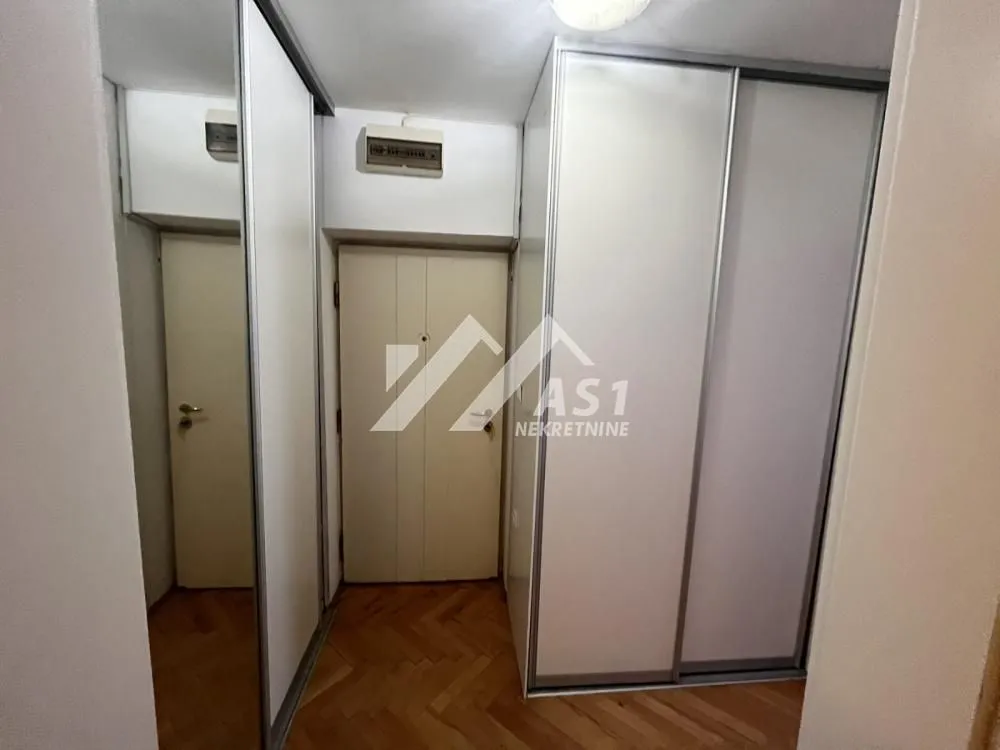 Rent, one bedroom apartment, 42m², Grbavica, Novi Sad Sve Podlokacije
