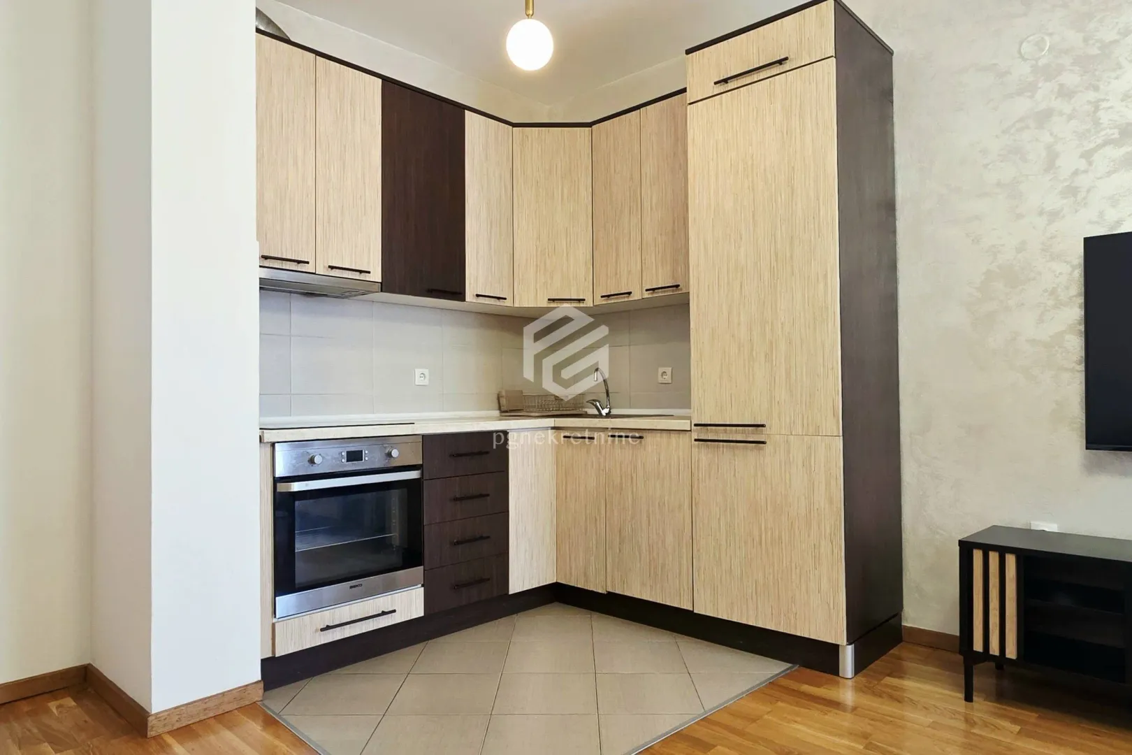 Izdavanje, dvosoban stan, 58m², Tuški Put, Podgorica