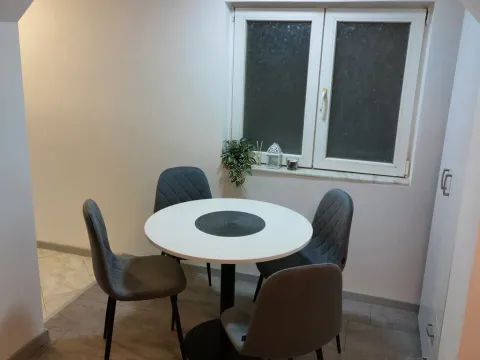 Prodaja, jednosoban stan, 33m², Zemun Centar, Zemun Sve Podlokacije - image 4