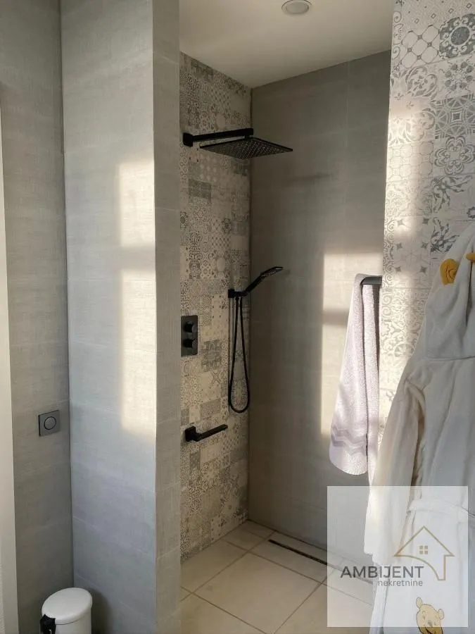 Sale, house, 600m², Sopot, Beograd