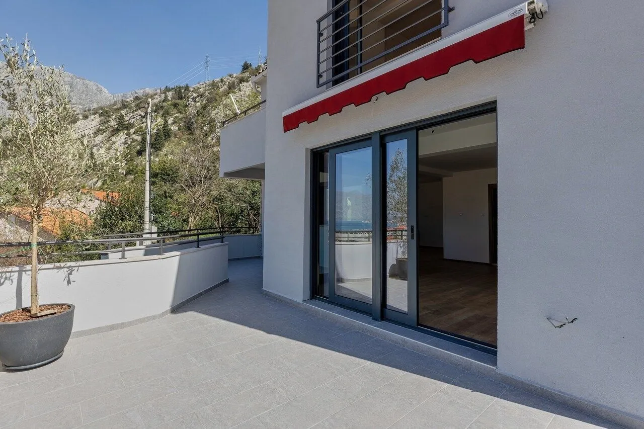 Prodaja, kuća, 160m², Škaljari, Kotor