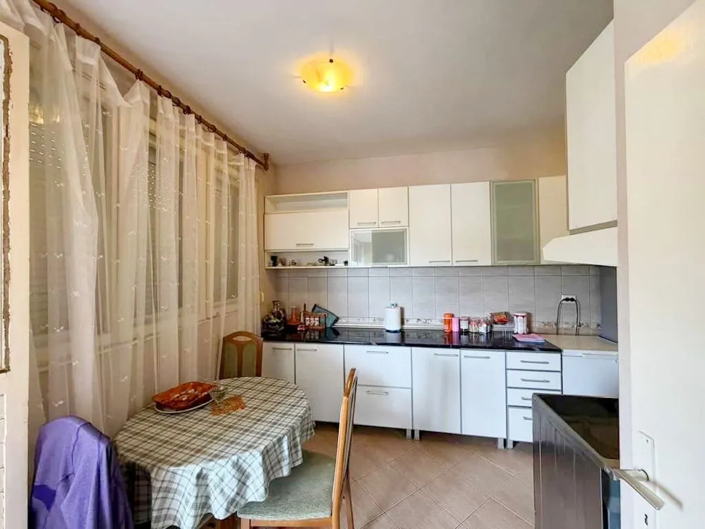 Prodaja, dvosoban stan, 83m², Momišići, Podgorica
