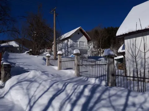 Izdavanje, kuća, 80m², Selišta, Kolašin
