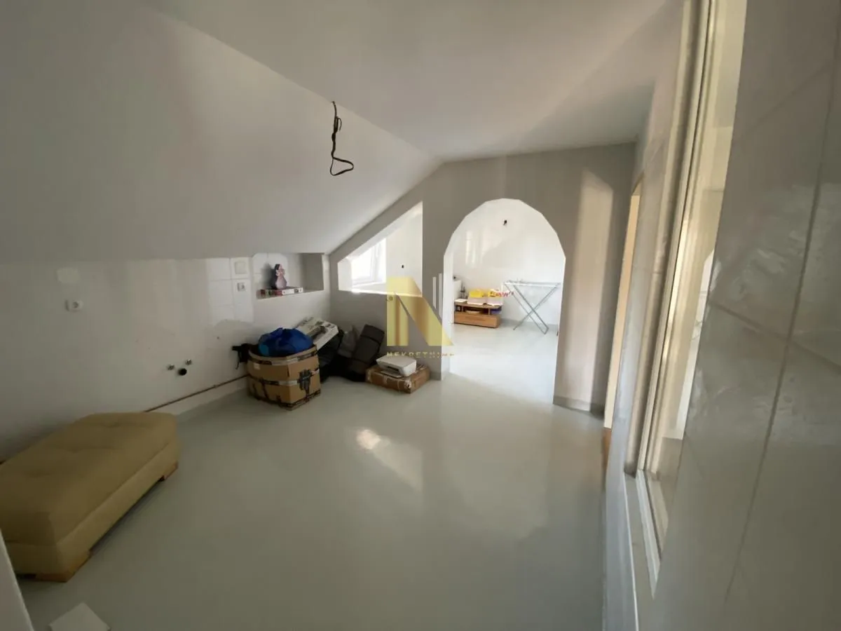 Prodaja, kuća, 224m², Kać, Novi Sad Sve Podlokacije