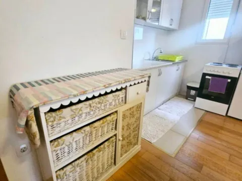 Izdavanje, jednosoban stan, 49m², Blok 9, Podgorica - image 6