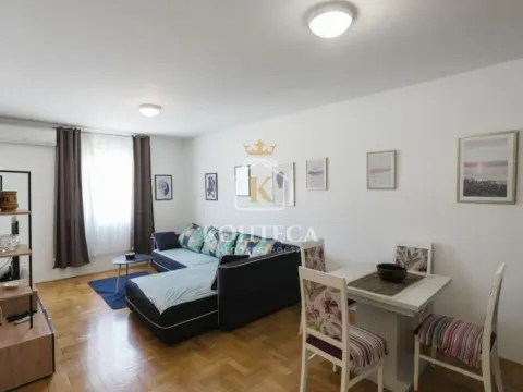 Izdavanje, jednosoban stan, 50m², Tivat, Crna Gora