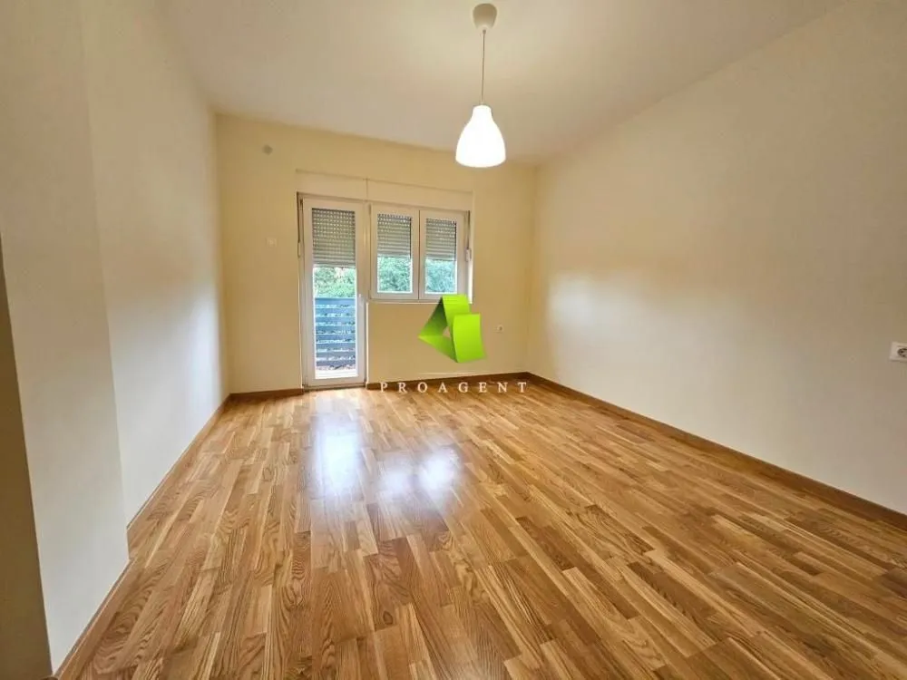 Prodaja, trosoban stan, 92m², Pantelej, Niš