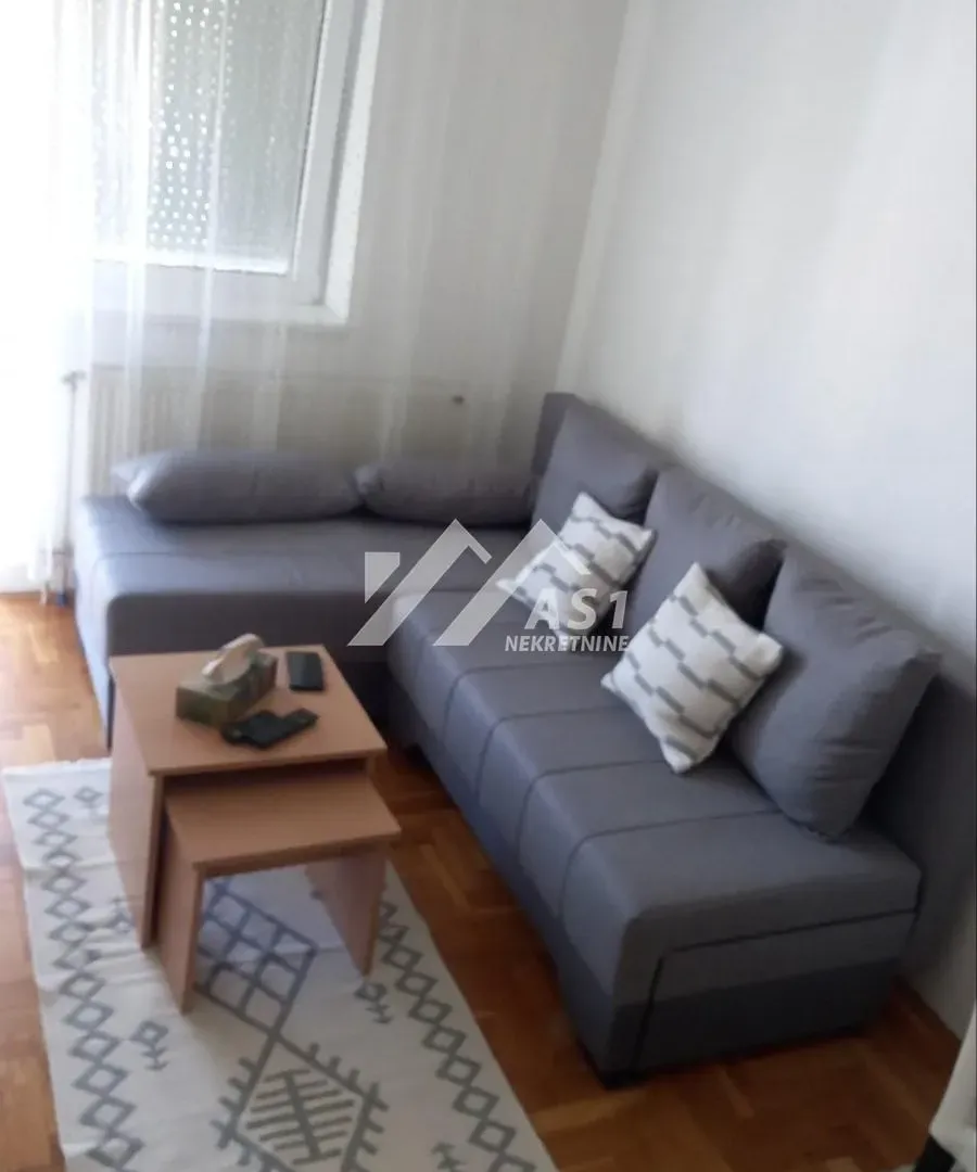 Izdavanje, jednosoban stan, 29m², Bulevar Evrope, Novi Sad Sve Podlokacije