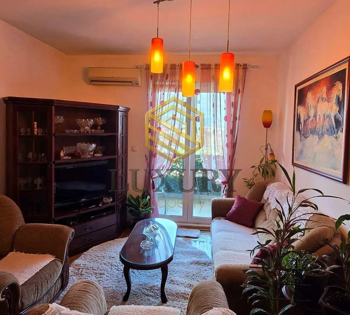 Izdavanje, dvosoban stan, 55m², Stari Aerodrom, Podgorica