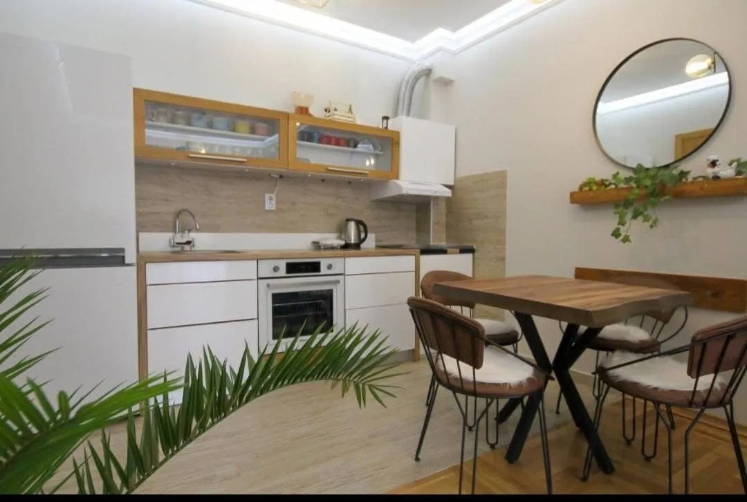 Rent, one bedroom apartment, 38m², Kalimanj, Tivat