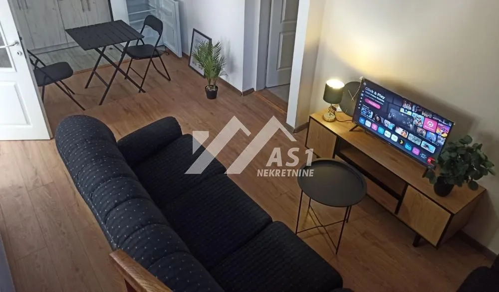 Izdavanje, trosoban stan, 70m², Salajka, Novi Sad Sve Podlokacije