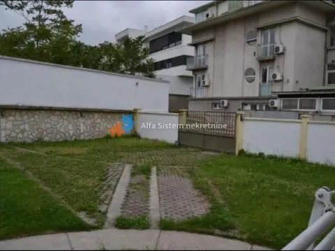 Rent, four bedroom apartment, 135m², Savski Venac, Beograd - image 19