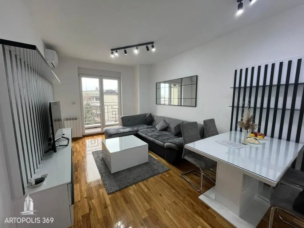 Izdavanje, dvosoban stan, 50m², Hala Pionir, Palilula Sve Podlokacije