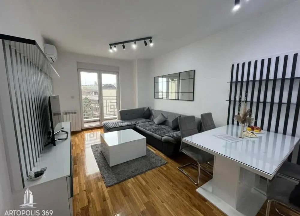 Izdavanje, dvosoban stan, 50m², Hala Pionir, Palilula Sve Podlokacije