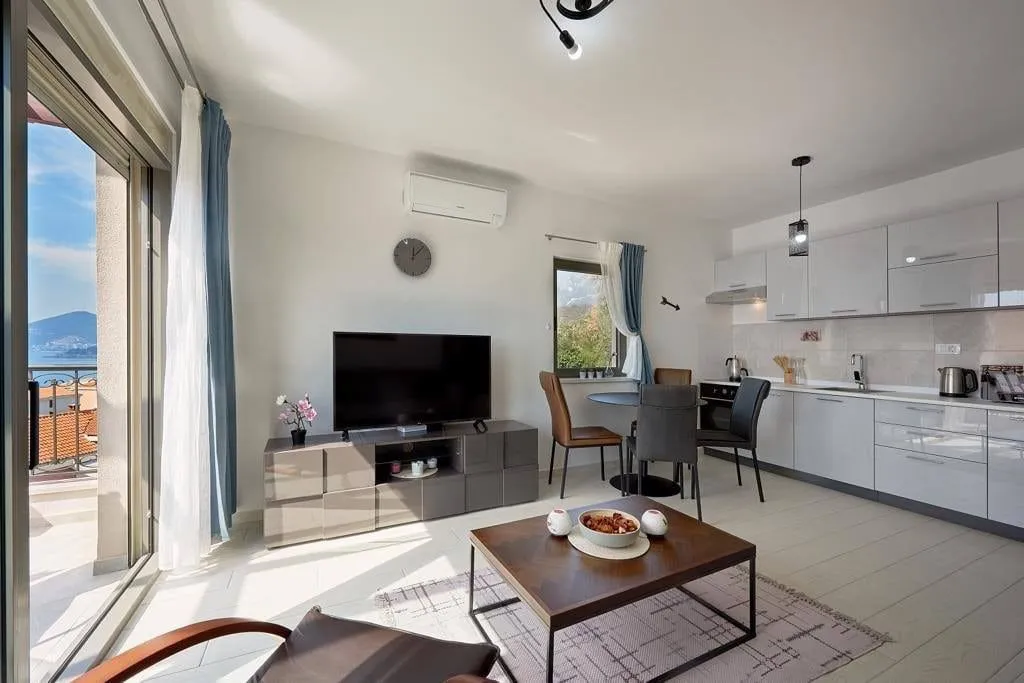 Prodaja, trosoban stan, 55m², Pržno, Budva