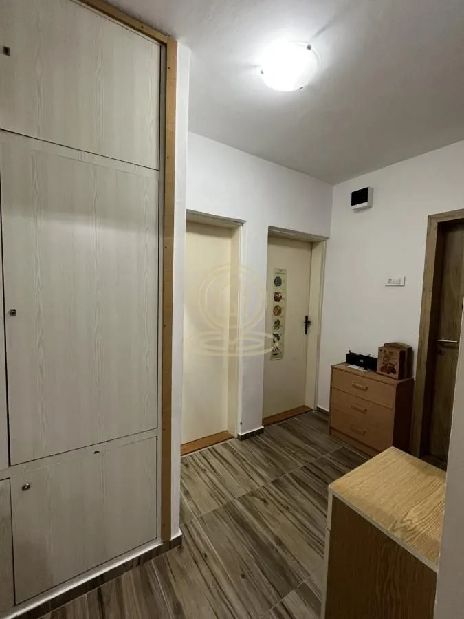 Prodaja, trosoban stan, 106m², Aerodrom, Kragujevac