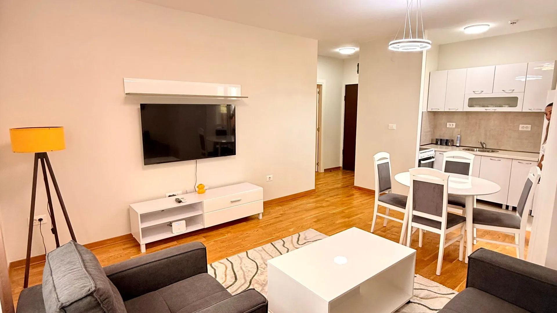 Rent, one bedroom apartment, 44m², City Kej, Podgorica