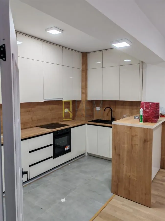 Prodaja, dvosoban stan, 79m², Momišići, Podgorica