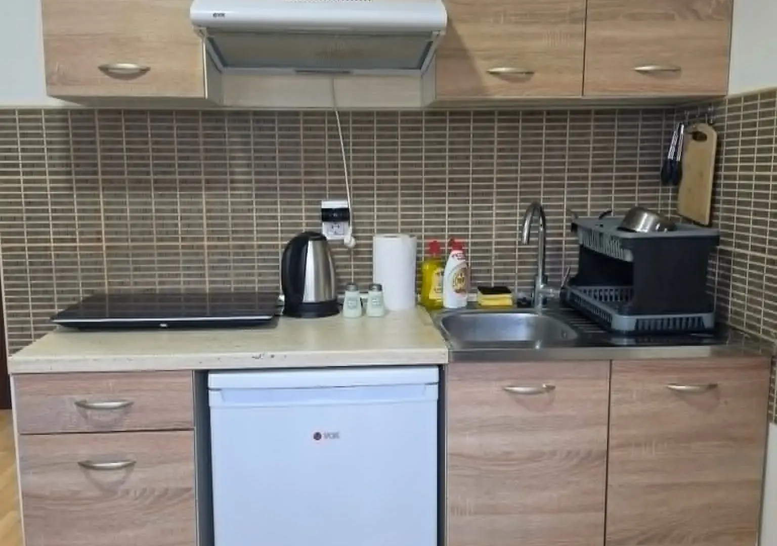 Izdavanje, jednosoban stan, 30m², Đenovići, Herceg Novi