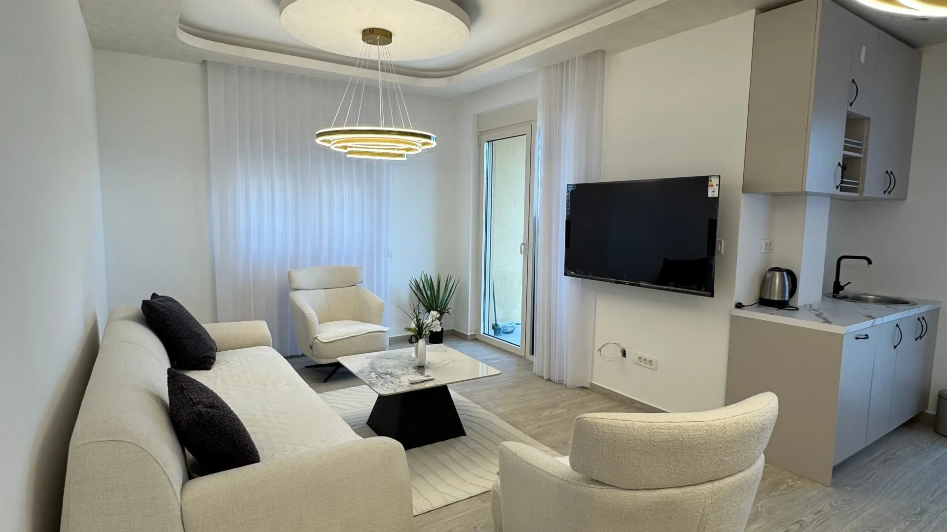 Sale, two bedroom apartment, 74m², Bečići, Budva
