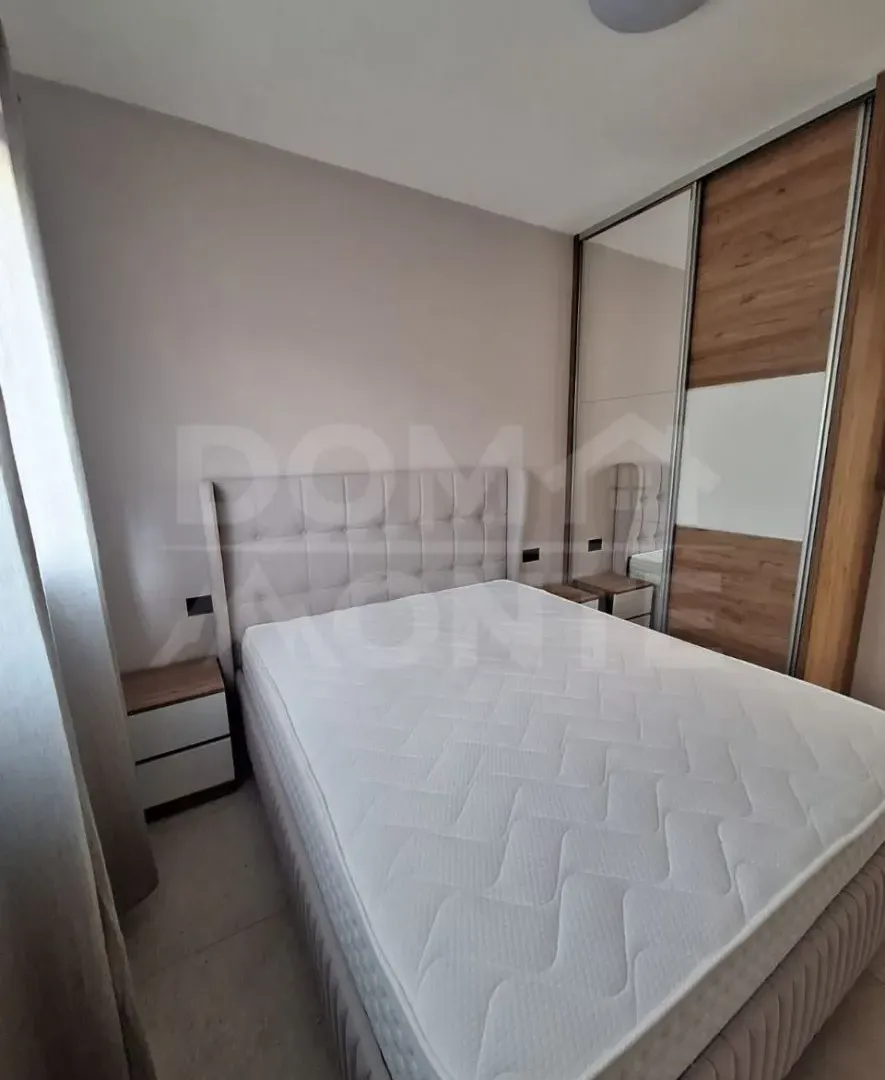 Izdavanje, jednosoban stan, 33m², Tivat, Crna Gora