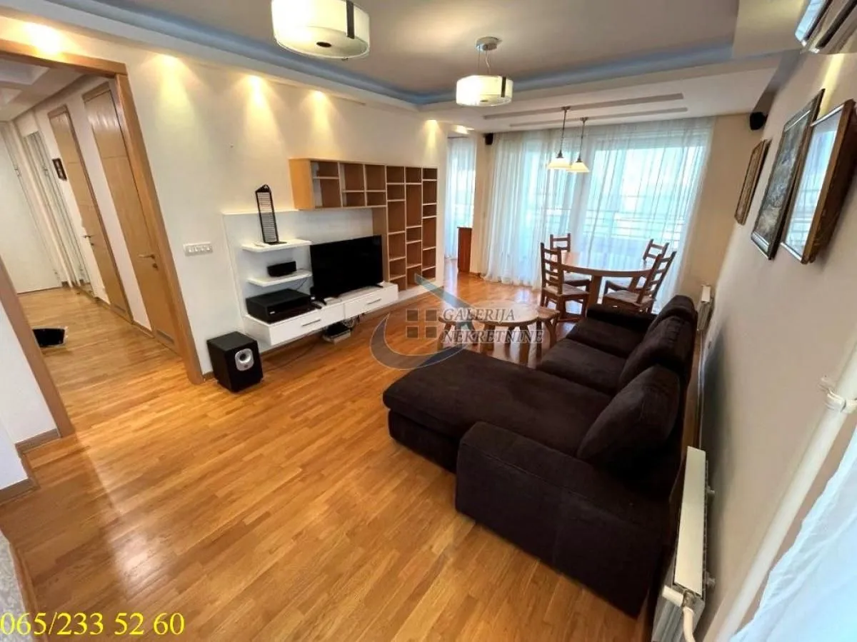 Sale, three bedroom apartment, 106m², Novi Beograd Blok 67, Novi Beograd Sve Podlokacije