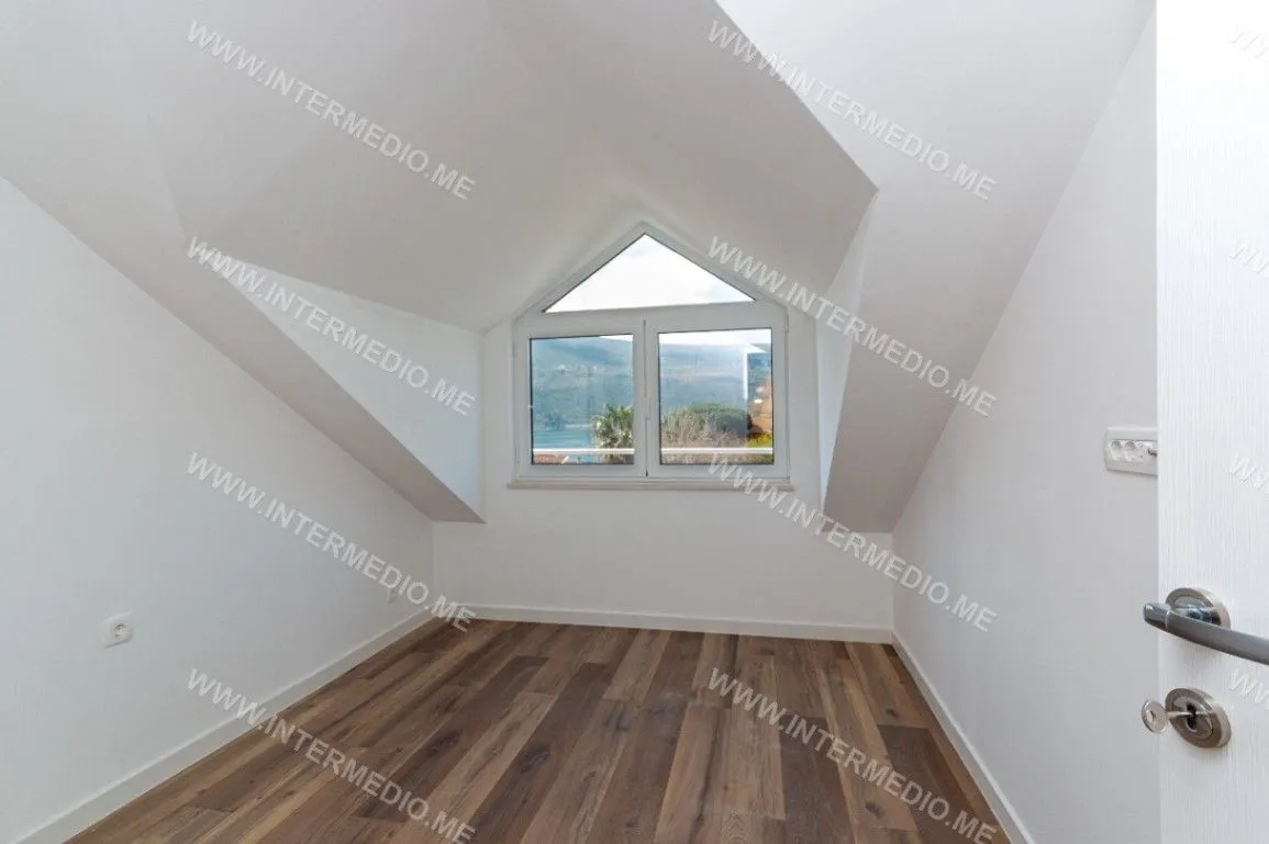 Prodaja, trosoban stan, 146m², Đenovići, Herceg Novi