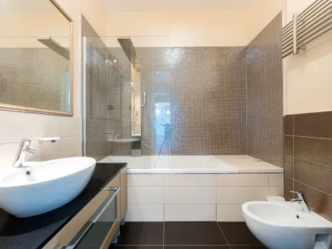 Rent, two bedroom apartment, 88m², Kod Capital Plaze, Podgorica - image 13