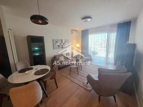 Izdavanje, trosoban stan, 76m², Savski Venac, Beograd - image 5