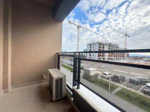 Prodaja, jednosoban stan, 46m², Stari Aerodrom, Podgorica - image 11