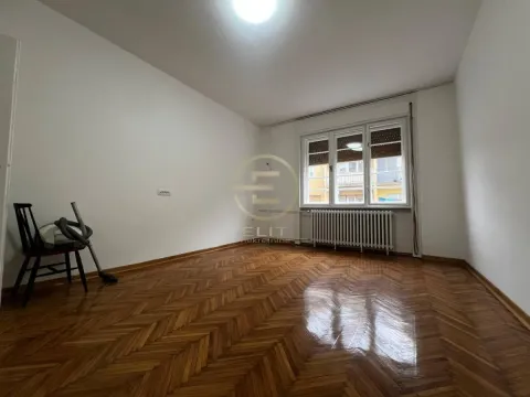 Izdavanje, poslovni prostor, 80m², Stari grad, Novi Sad - image 3