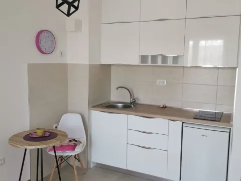 Izdavanje, garsonjera, 28m², City Kvart, Podgorica - image 4
