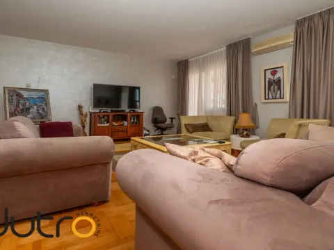 Izdavanje, trosoban stan, 115m², Podgorica, Crna Gora - image 2