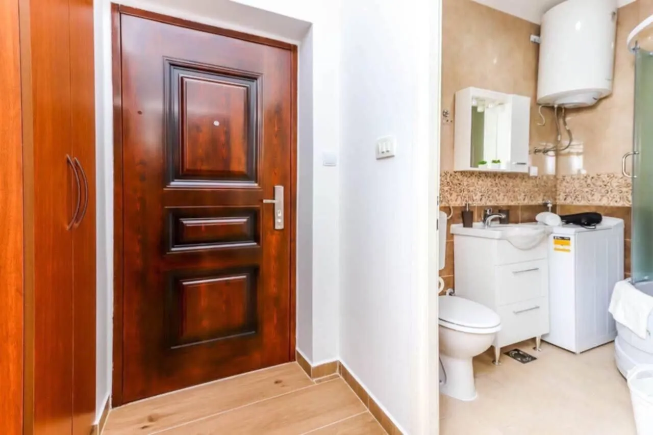Izdavanje, jednosoban stan, 40m², Centar, Tivat