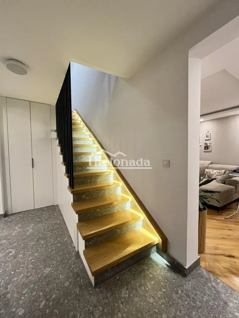 Prodaja, kuća, 184m², Nemenikuće, Sopot